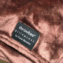 throwbee PILLOWCASE (Classic fitted) - Chocolate Brown