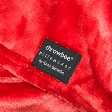 throwbee PILLOWCASE (Classic fitted) - Red