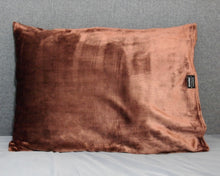 throwbee PILLOWCASE (Classic fitted) - Chocolate Brown