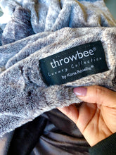 LUXURY COLLECTION THROWBEE Blanket-Poncho - REVERSIBLE Faux Fur