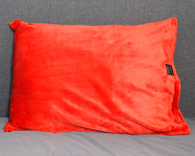 throwbee PILLOWCASE (Classic fitted) - Red