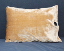 throwbee PILLOWCASE (Classic fitted)  - Beige